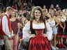 Tainá Dill é a rainha da 42ª Oktoberfest