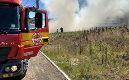 Bombeiros combatem incêndio em São José do Cedro