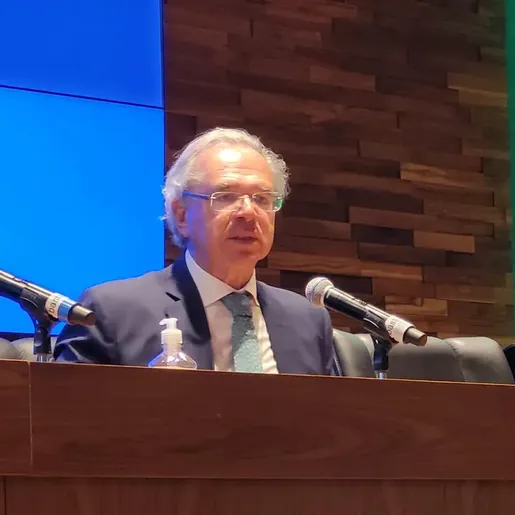 Guedes confirma plano de desvincular salário mínimo da inflação