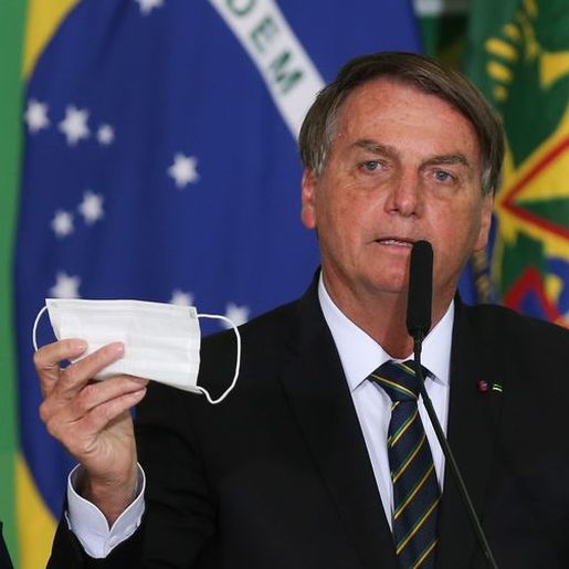 Bolsonaro quer desobrigar máscara para vacinados e quem já teve Covid-19