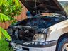 Fotos; Incêndio consome camionete em garagem de edifício em SMOeste