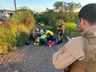 Homem fica ferido em colisão entre carro e moto em SMOeste 