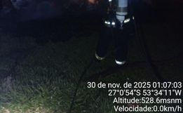 Incêndio destrói carro no interior de Iporã do Oeste