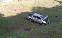 Homem fica ferido em saída de pista seguida de queda em ribanceira de 70 metros
