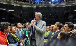 Sérgio Reis convoca manifestação em apoio a Bolsonaro e promete parar o país