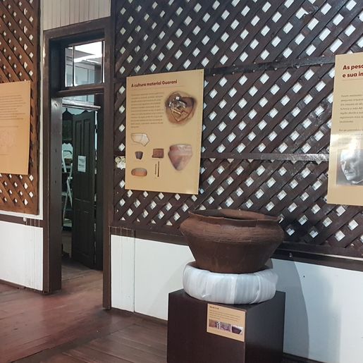 Museu abre exposições de urnas funerárias que podem ter mais de mil anos