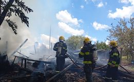 Incêndio destrói galpão usado para depósito de equipamentos em Cunha Porã  