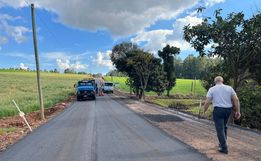 Pavimentação avança em Linha São Roque e entra na reta final em Guaraciaba