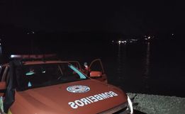 Balsa fica encalhada no Rio Uruguai