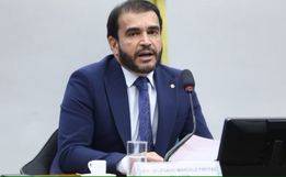 Relator vota por arquivamento de processo que pode cassar Eduardo Bolsonaro