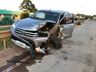 Colisão frontal entre caminhonetes e carreta deixa um ferido na BR-163, em São José do Cedro
