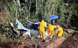 Saída de pista de veículo deixa duas pessoas feridas na BR 282, em Paraíso