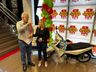 Vipi Supermercados entrega moto a ganhadora de São Miguel do Oeste