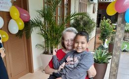 Professora agradece por vida nova após superar Covid