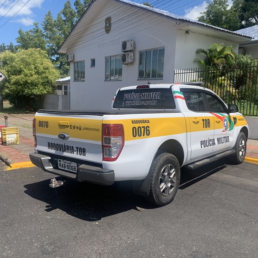 Idoso com CNH suspensa tenta subornar PMs com dinheiro para cerveja e acaba preso 