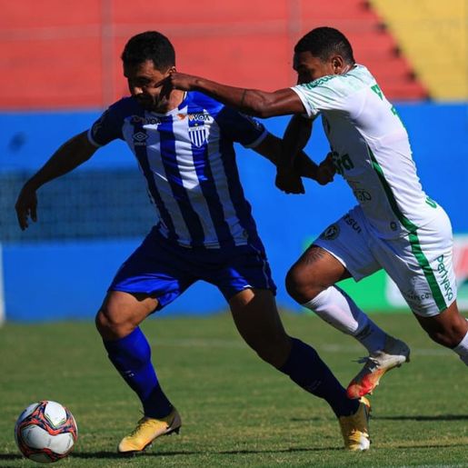 Chape vence o Avaí pelo Catarinão e assume a ponta da tabela