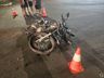 Jovem fica ferido em colisão entre carro e moto no centro de Itapiranga