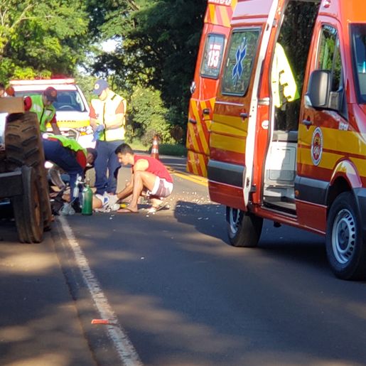 Motociclista sofre ferimentos graves em colisão contra trator na SC 163