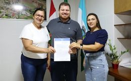 Iporã do Oeste assina termo de fomento com CFR Esperança