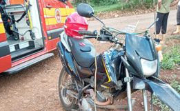 Motociclista fica ferido em colisão traseira no interior de SJCedro