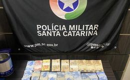 Homem é preso por tráfico de drogas ao tentar fugir da PM em Modelo