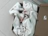 Recém-nascida é encontrada em lixeira de prédio em Balneário Camboriú