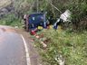 Tombamento de caminhão carregado com bebidas mobiliza bombeiros na SC-305