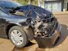 Carro colide em caminhonete no centro de Iporã do Oeste