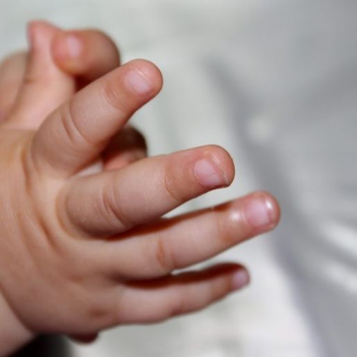Bebê de dois dias morre com Covid-19 em Chapecó