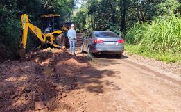 Inicia obra de calçamento rural em São José do Cedro 