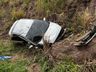 Veículo sai da pista e se choca contra barranco na BR-163, em SMO 