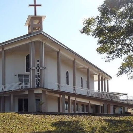 Ladrões arrombam paróquia durante missa 