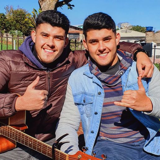 Gêmeos de Iporã do Oeste vencem duelo de covers com mil inscritos