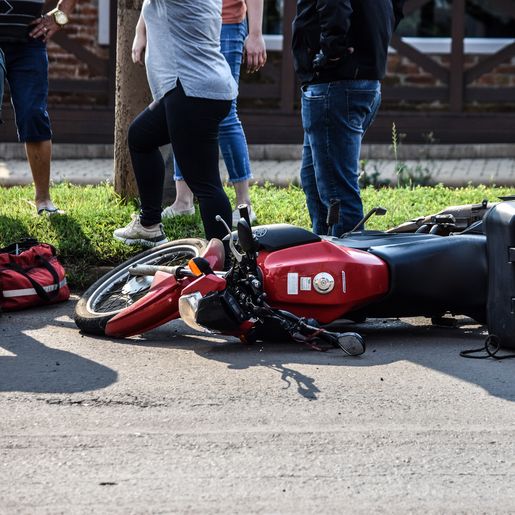 VÍDEO: colisão deixa motociclista ferido na Willy Barth em SMO