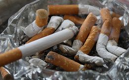 Projeto de lei quer proibir cigarros em praias brasileiras com certificação ambiental