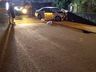 Colisão de carro contra muro deixa motorista ferido