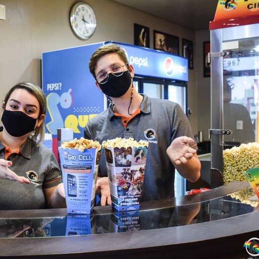 População assiste Velozes e Furiosos 9 no Cine Peperi; veja as fotos