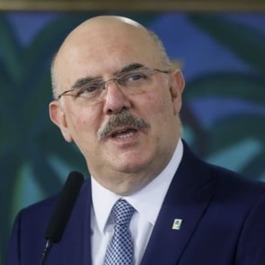 Investigação aponta que ex-ministro relatou receber alerta de Bolsonaro sobre buscas