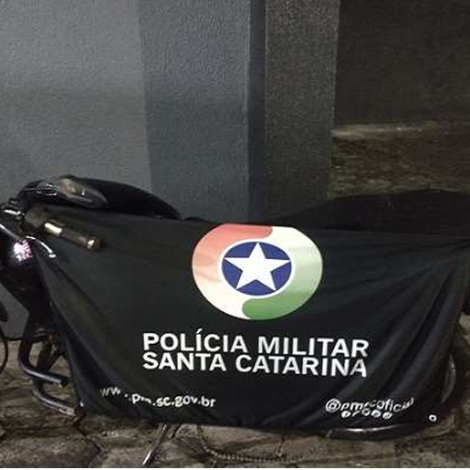 Homem tem motocicleta recuperada pela PM e dois jovens são presos