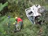 VÍDEO: Caminhão da empresa Gaia Rodovias cai em ponte na BR-282