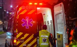 Mulher confunde pedais e atropela esposo na garagem de casa em SMO
