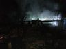 Casa fica completamente destruída em incêndio