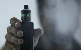 Uso de cigarro eletrônico gera preocupação nas escolas da região 