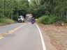 Carga se desprende de caminhão, atinge carro e mata duas pessoas na SC-283