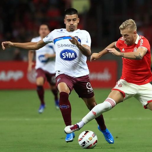 Inter busca empate com o Caxias nos acréscimos e mantém vice-liderança 