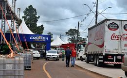 Véspera da abertura da Faismo tem intensa movimentação no parque