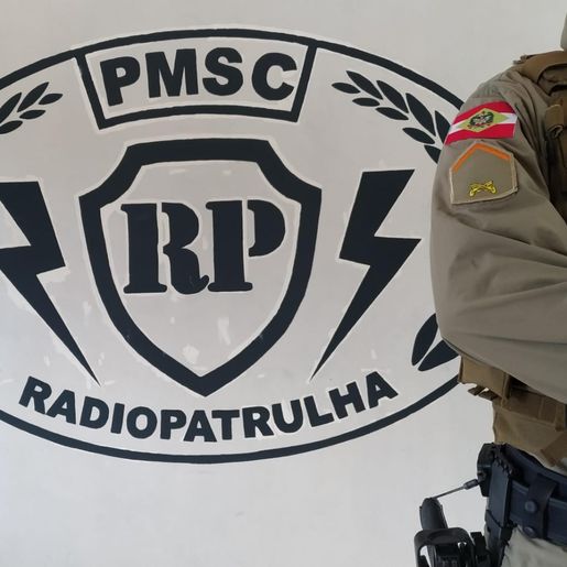 PMs salvam criança que se engasgou com banana em Maravilha