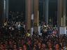 Show com Família Lima leva milhares de pessoas para praça em SMO 