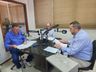 Rádio Itapiranga reúne candidatos a prefeito de São João do Oeste