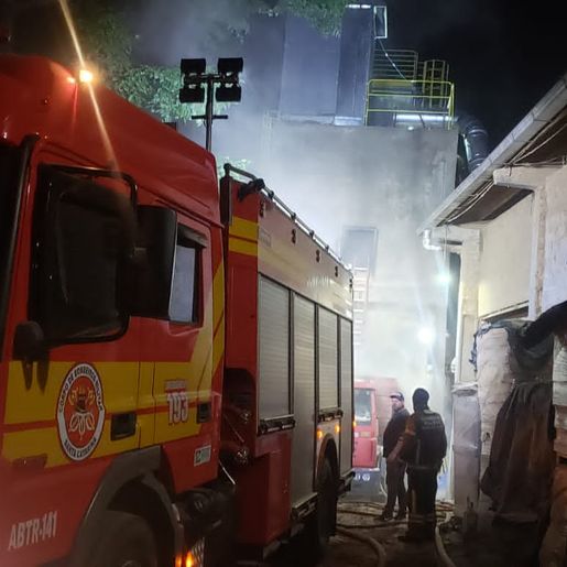 Incêndio em armazém destrói pó de madeira em São José do Cedro